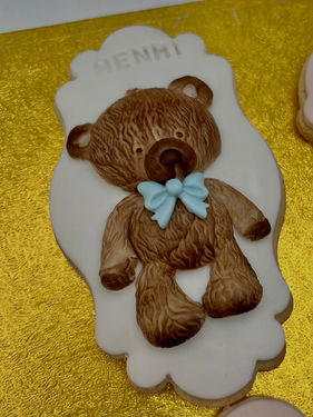 Kosher baby celebration cake by Au Bon Cake in Miami Beach — photo 3